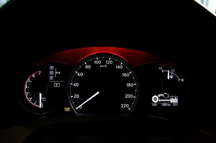  Lexus CT200h 2010 года  (фото 249 из 266)